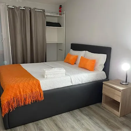 Agreable Chambre Menucourt Exterior photo