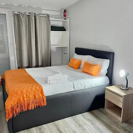 Agreable Chambre Menucourt Exterior photo